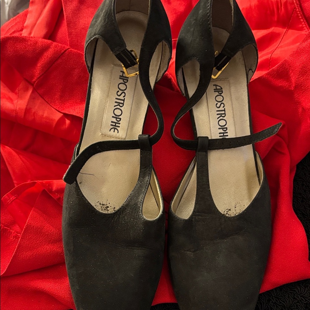 Apostrophe Women's Black t strap 7